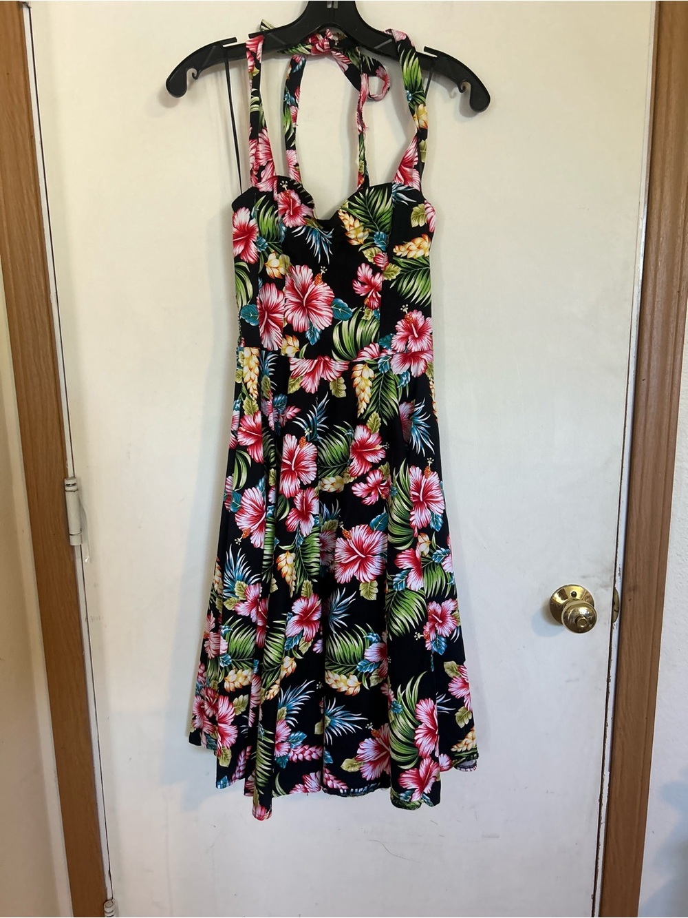 NWOT Hell bunny, Vixen XS inspired 1950s Halter Hawaiian dress